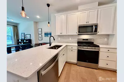 614 Sadie Circle, New Brunswick, NJ 08901 - Photo 6