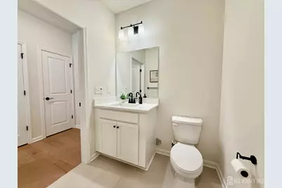 614 Sadie Circle, New Brunswick, NJ 08901 - Photo 10