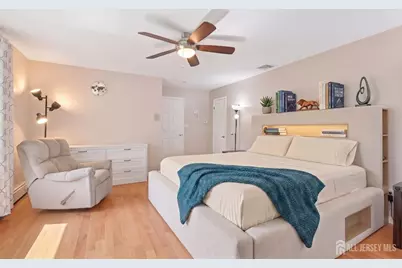 16 Cutter Avenue, Edison, NJ 08820 - Photo 8