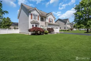 10 Beacon Pl, Old Bridge Township, NJ 08857 - Photo 4