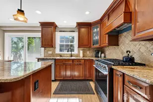 21 Harvest Dr, Hillsborough Township, NJ 08844 - Photo 4