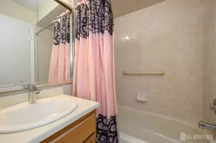 7 Carriage Pl, Edison, NJ 08820 - Photo 16