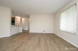 7 Carriage Pl, Edison, NJ 08820 - Photo 10