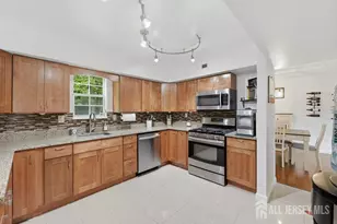 5 Chamberlain Ct, Old Bridge Township, NJ 08857 - Photo 10