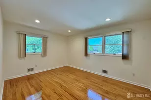 19 Library Pl, Edison, NJ 08820 - Photo 12