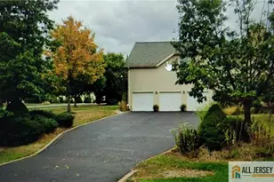 2 Colonial Ct, Plainsboro Township, NJ 08536 - Photo 2