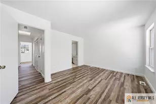 303 Maplecrest Rd, Edison, NJ 08820 - Photo 28