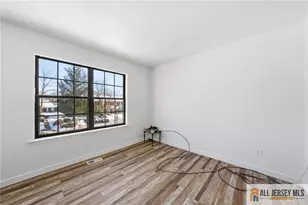 303 Maplecrest Rd, Edison, NJ 08820 - Photo 22