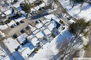 303 Maplecrest Rd, Edison, NJ 08820 - Photo 44