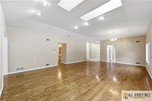 31 Whitehall Rd, Monroe Township, NJ 08831 - Photo 18