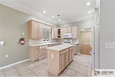 31 Whitehall Road, Monroe Township, NJ 08831 - Photo 10