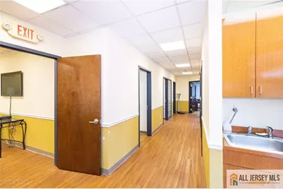 2 State Route 27 Highway #100, Edison, NJ 08820 - Photo 32