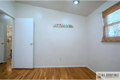 [Address not provided], Iselin, NJ 08830 - Photo 10