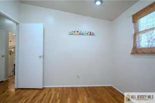 [Address not provided], Iselin, NJ 08830 - Photo 10