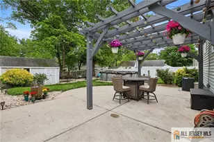 8 Parkway Pl, Sayreville, NJ 08859 - Photo 22