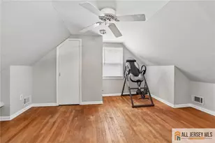 8 Parkway Pl, Sayreville, NJ 08859 - Photo 16
