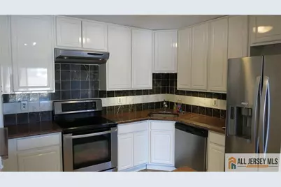 363 Lancaster Court, Piscataway Township, NJ 08854 - Photo 2