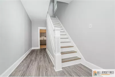 105 Louis Street, New Brunswick, NJ 08901 - Photo 4