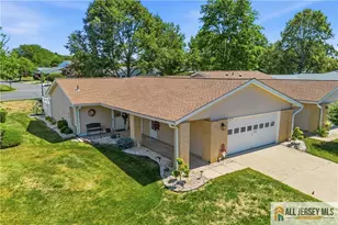 297 Yardley Dr, Monroe Township, NJ 08831 - Photo 4