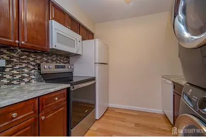 70-10 Prospect Street #10, Metuchen, NJ 08840 - Photo 8