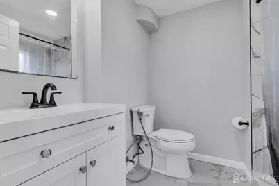 125 Jeff Street, Edison, NJ 08837 - Photo 32