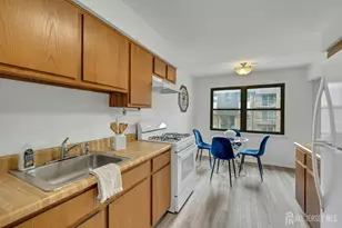 1520 Raspberry Ct, Edison, NJ 08817 - Photo 6