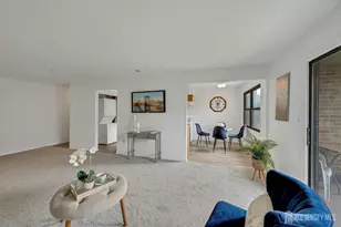 1520 Raspberry Ct, Edison, NJ 08817 - Photo 4