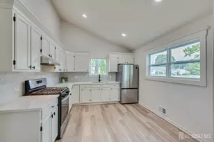23 Nancy Cir, Edison, NJ 08817 - Photo 12