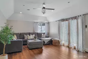 28 Colton Rd, Edison, NJ 08817 - Photo 10