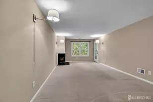 1011 Meadow Ct, Helmetta, NJ 08828 - Photo 4