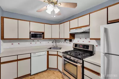 1011 Meadow Court, Helmetta, NJ 08828 - Photo 10