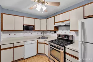 1011 Meadow Ct, Helmetta, NJ 08828 - Photo 10