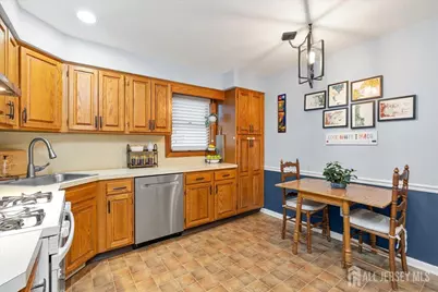 16 Hawthorne Avenue #16, Colonia, NJ 07067 - Photo 6