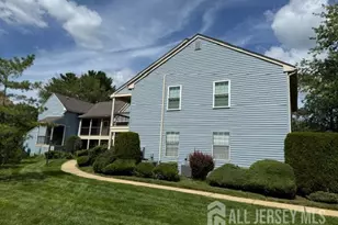 8 Benjamin Franklin Dr, Monroe Township, NJ 08831 - Photo 10