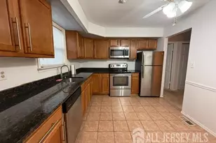 8 Benjamin Franklin Dr, Monroe Township, NJ 08831 - Photo 2