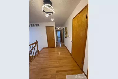 8 Teaberry Drive, Edison, NJ 08820 - Photo 2