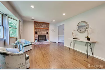 41 W Calvert Avenue, Edison, NJ 08820 - Photo 16