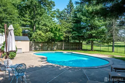 41 W Calvert Avenue, Edison, NJ 08820 - Photo 8