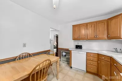 37 Leeds Drive, South Plainfield, NJ 07080 - Photo 12