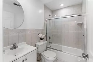 324 Sharon Garden Ct, Woodbridge Township, NJ 07095 - Photo 4