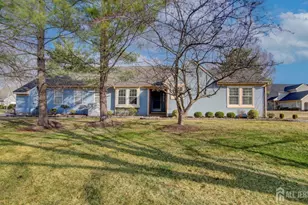 32 Canterbury Dr, Monroe Township, NJ 08831 - Photo 1