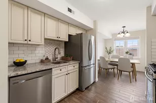 180-C Overlook Ct, Woodbridge Township, NJ 07095 - Photo 1