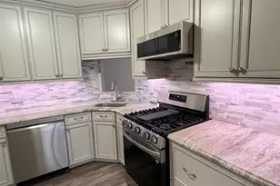 36 Chatham Square, Sayreville, NJ 08859 - Photo 1