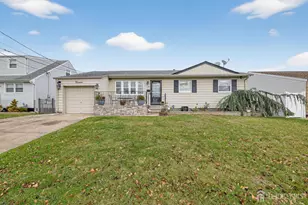 14 Sunnyside Dr, Carteret, NJ 07008 - Photo 1