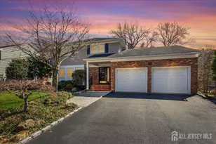 41 Stirling Ct, Metuchen, NJ 08840 - Photo 1