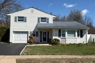 38 Karen Pl, Edison, NJ 08817 - Photo 1