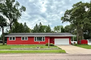 1623 Edgewood Ln, Eau Claire, WI 54703 - Photo 1