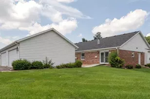 2004 Providence Ct #D-18 Bdg 19, Eau Claire, WI 54703 - Photo 1