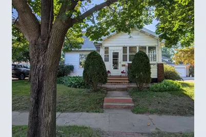 1011 6th Avenue, Eau Claire, WI 54703 - Photo 1