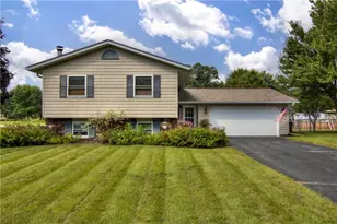 1702 Ruby Ln, Eau Claire, WI 54703 - Photo 1